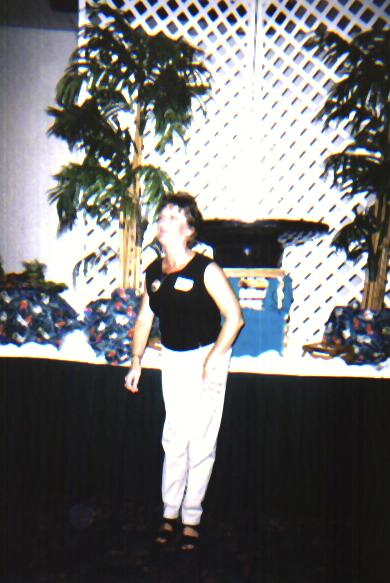 bev1.jpg (39351 bytes)