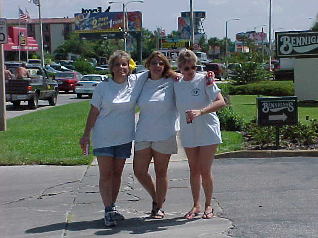 fri-004S.jpg (43882 bytes)