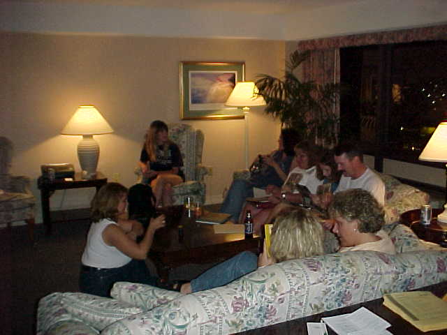thu-005S.jpg (32725 bytes)